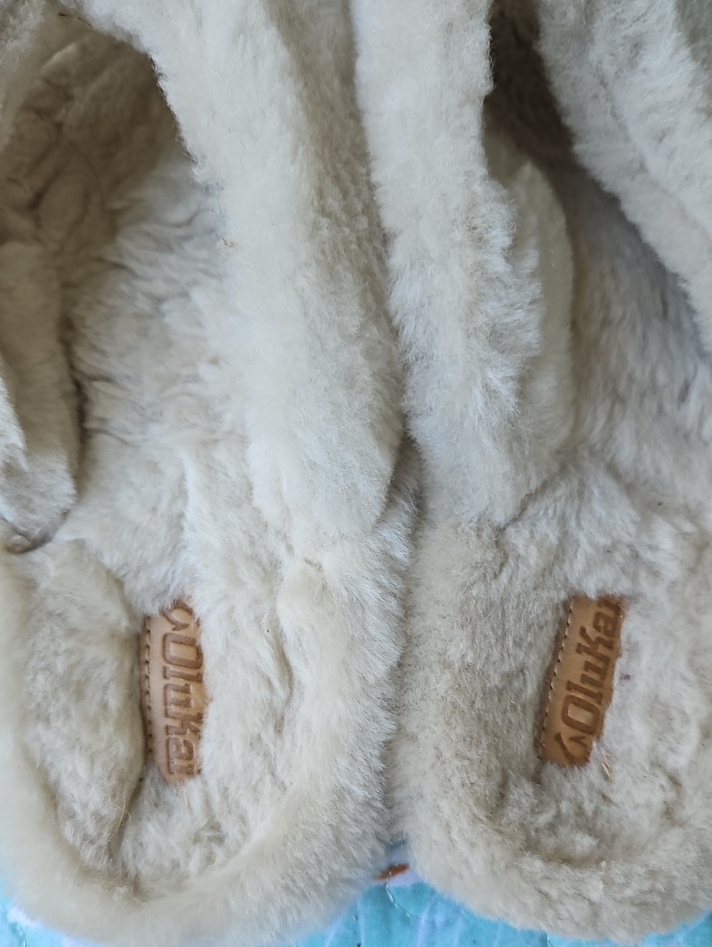 OluKai Women Kipe'a Heu Plush Shearling Flip Flop Sandal in Beige Tan US Size 8 - Picture 5 of 6